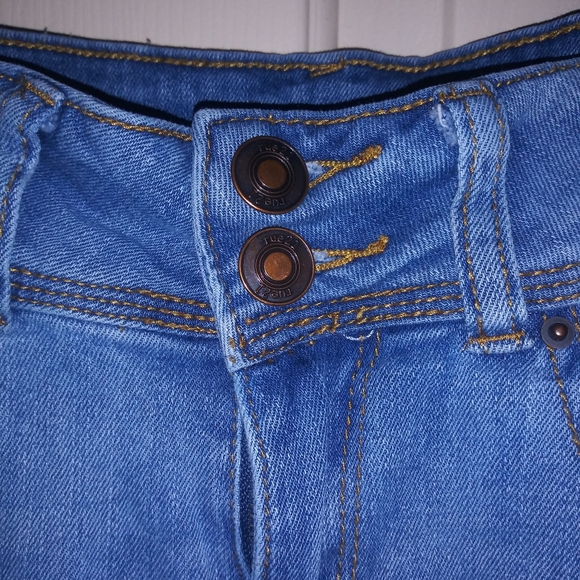 Jeans - Picture 2 of 3